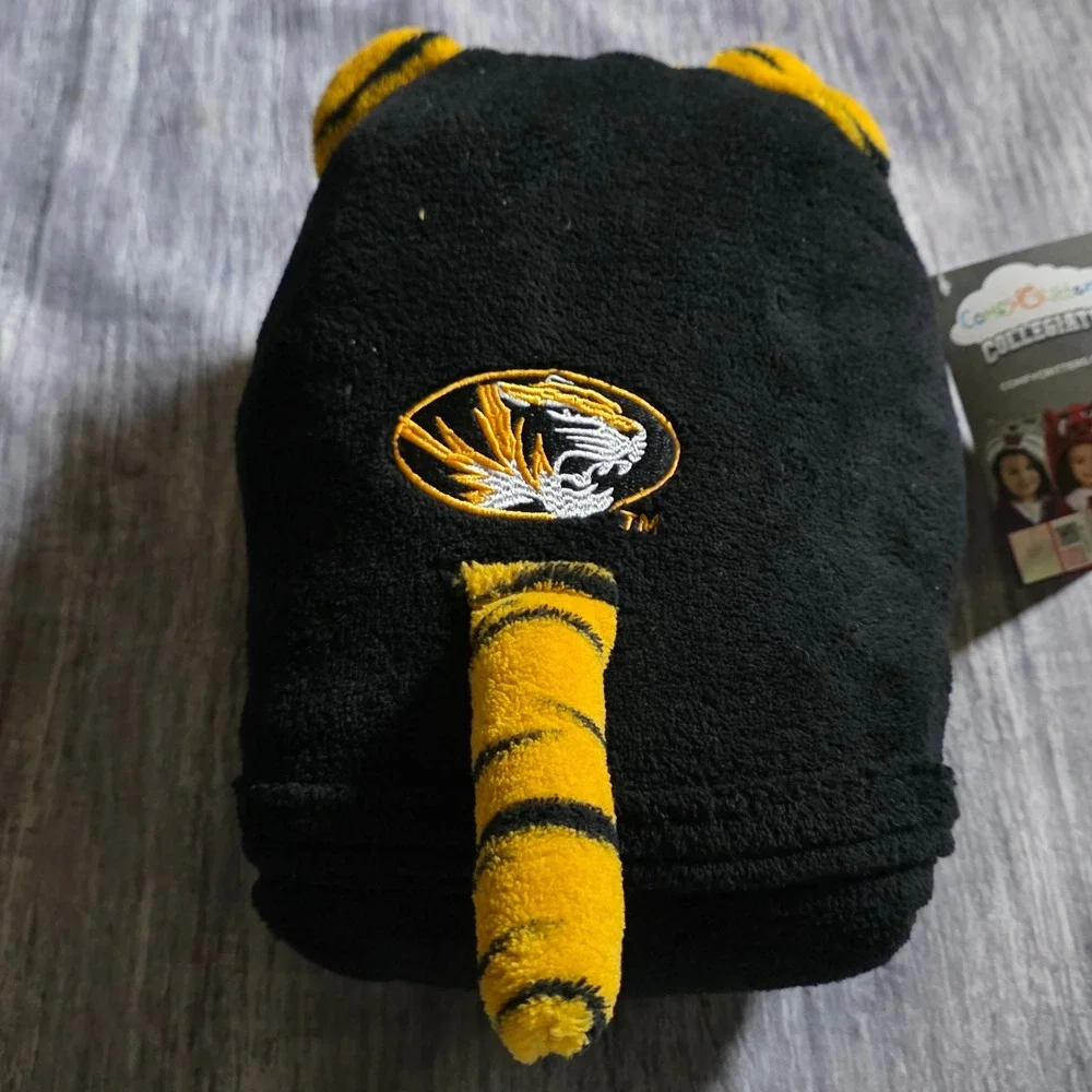 Comfy Critters Youth Missouri Tigers Wearable‎ Blanket Plush Pillow NWT Black